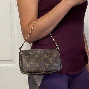 SOLD Louis Vuitton Bucket pouch